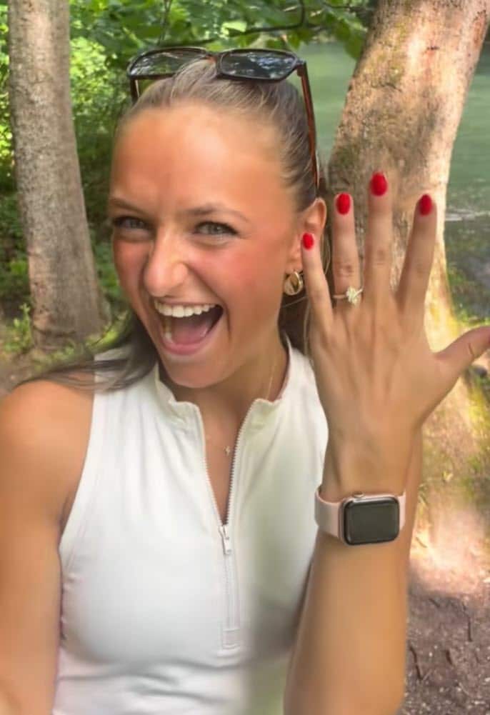 Couple Film Their Engagement, Unaware of What’s Happening in the Background 4 EngagementStory1