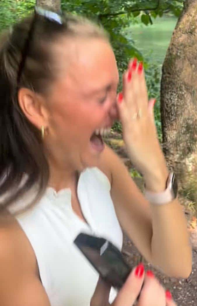 Couple Film Their Engagement, Unaware of What’s Happening in the Background 6 EngagementStory2a